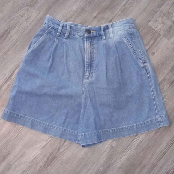 Liz Wear Jean Shorts - Picture 1 of 3